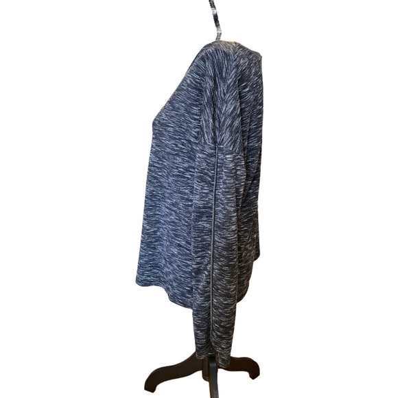 William Rast Black and White Long Sleeve Top - Picture 7 of 11